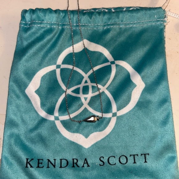 Kendra Scott Silver Arrow Pendant Necklace - Picture 1 of 1
